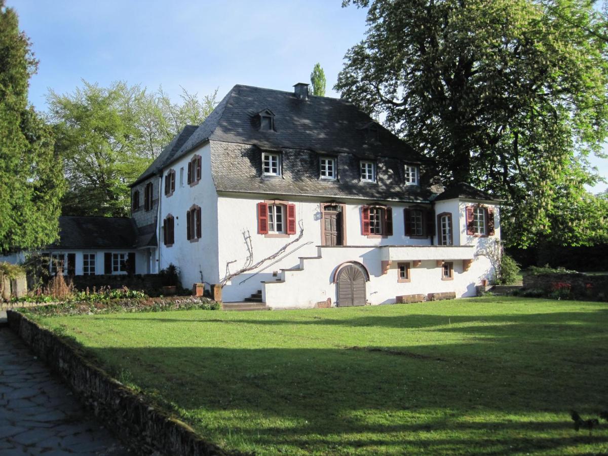 Ferienwohnung Weingut Villa Huesgen Am Moenchhof 트라벤트라바흐 외부 사진
